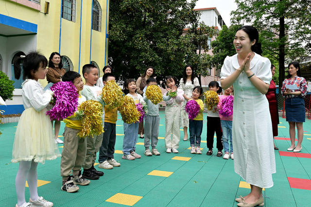 幼儿教育  幼儿园  幼师技能比武  儿童  教师  舞蹈  才艺展示  竞赛活动