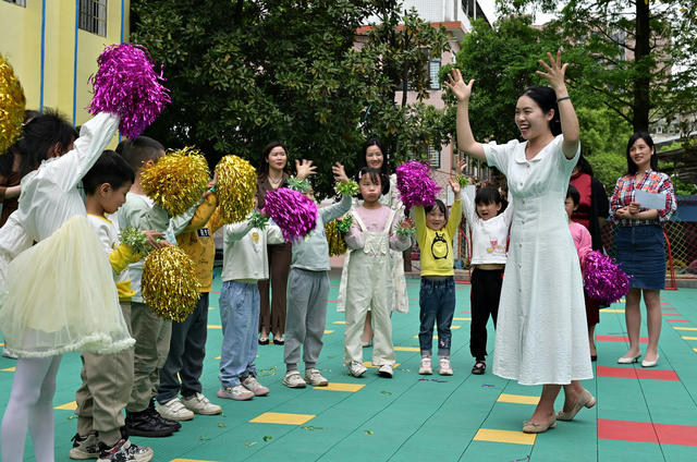 幼儿教育  幼儿园  幼师技能比武  儿童  教师  舞蹈  才艺展示  竞赛活动