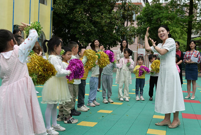 幼儿教育  幼儿园  幼师技能比武  儿童  教师  舞蹈  才艺展示  竞赛活动