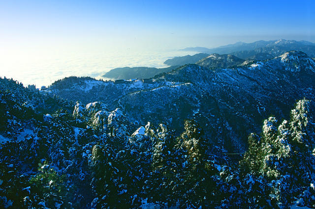 南岳衡山 衡山风光 上封寺 群山 雾凇 雪景 冰雪  云海 植被  树林 天柱峰 芙蓉峰  远山  群峰  念庵松