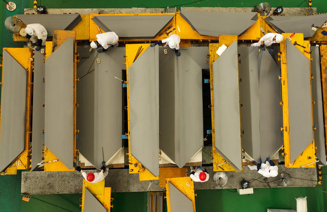 特变电工  生产 容量最大的单相三绕组换流变