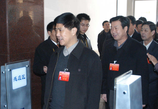 湖南省十届人大三次会议闭幕