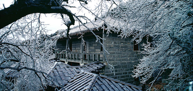 南岳衡山 衡山风光 藏经殿 古华居 冰雪 雾凇 雪景 石头房子 花岗岩 别墅 寺庙 佛教 宗教 铁瓦  古建筑 户外 安静 避暑  冬季 寒冷  