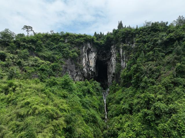 川洞