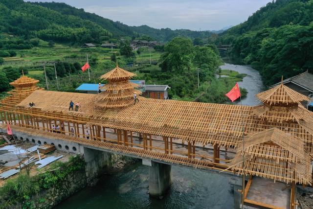 侗族 红色 新建 传统 文化  风雨桥 助力 乡村游