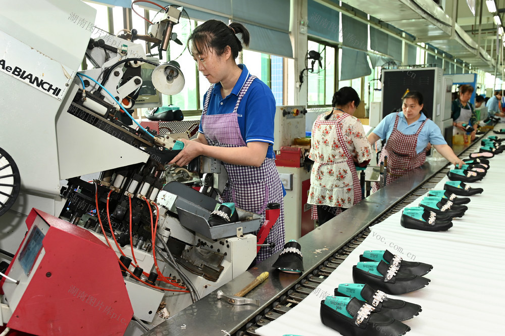 鞋类产品  出口创汇 企业生产 工业园区 助企纾困 市场消费 工业 经济