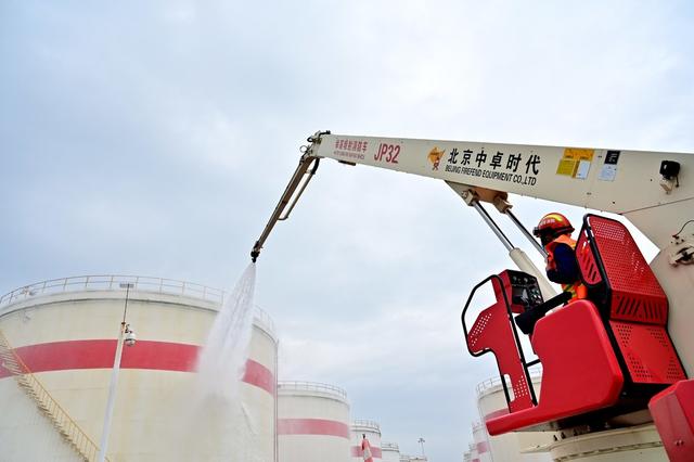 安全生产  应急  演练  消防  中国石化  油库  救援  危险  化学品  泄漏  汽油