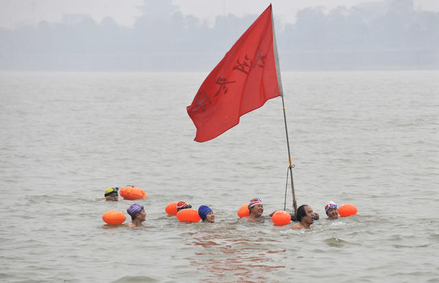 冬泳  湘江  游泳