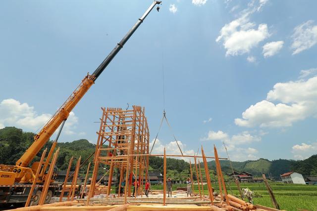 村民 修建 传统 文化 木屋 活动 场所 喜爱