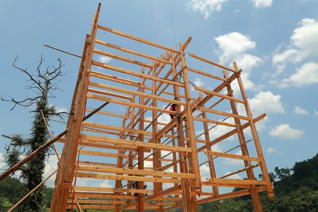 村民 修建 传统 文化 木屋 活动 场所 喜爱
