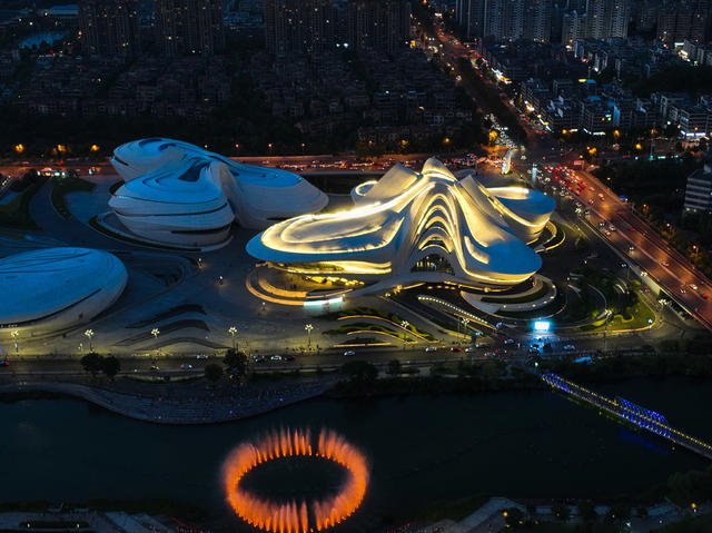 航拍，旅游  夜景，梅溪湖艺术中心    音乐喷泉
