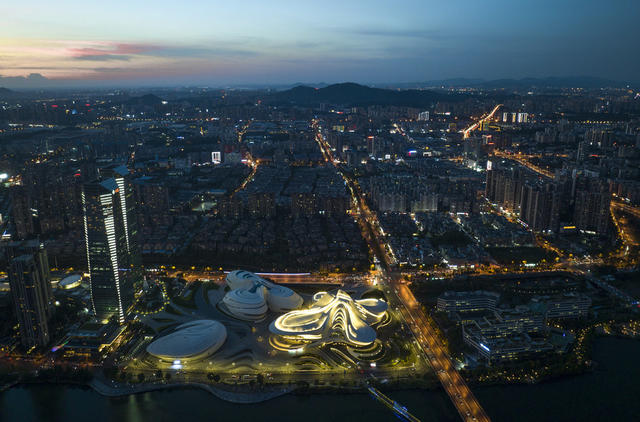 航拍，旅游  夜景，梅溪湖艺术中心    音乐喷泉