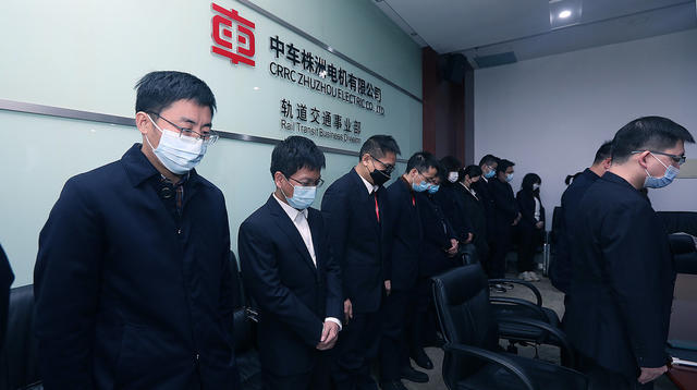 收看江泽民同志追悼大会