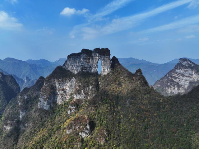 小天门 穿洞  岩溶地貌 喀斯特地貌  武陵山