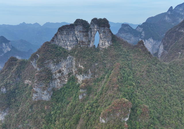 小天门 穿洞  岩溶地貌 喀斯特地貌  武陵山