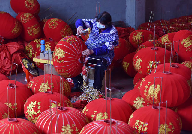 红灯笼  园区  就业  新年  元旦  春节  年货  农民增收  社区经济 