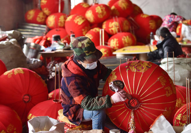 红灯笼  园区  就业  新年  元旦  春节  年货  农民增收  社区经济 