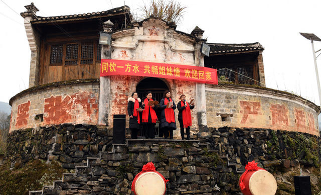 农民工 “爱心宴” 乡亲  团圆饭