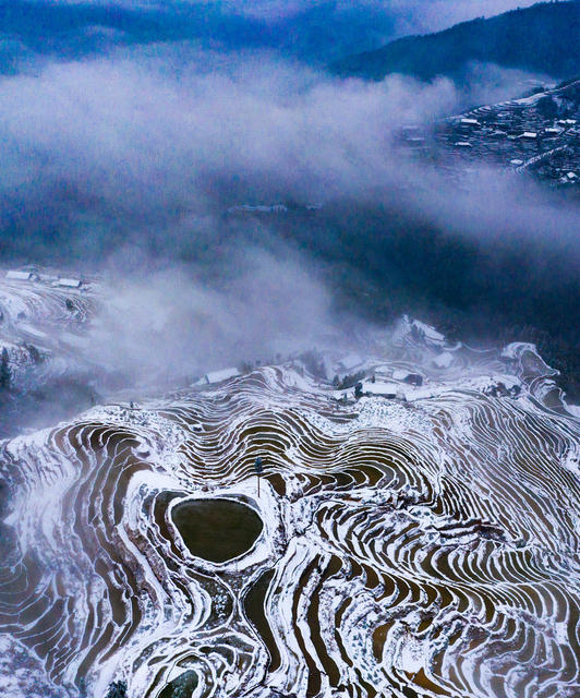 雪峰山  山背梯田  冰冻  
怀化 大雪