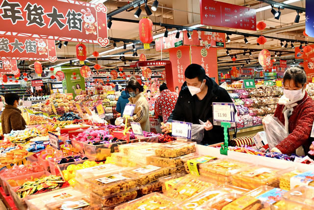 年货市场  商场 商品   春节 消费  市民  年味  年货大街 农付产品  购销两旺