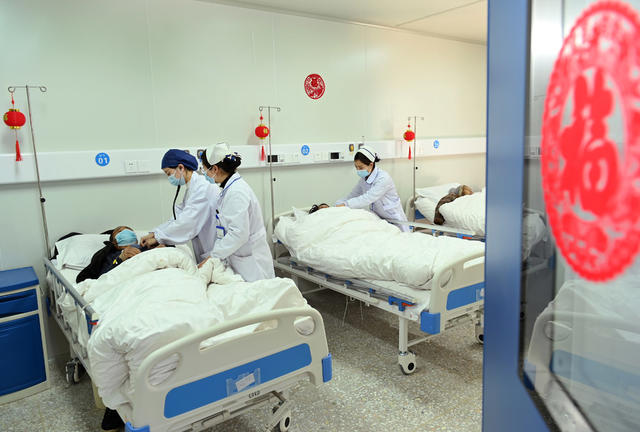 春节在岗 坚守岗位 护佑安康  医务人员  医院 除夕 医生 护士 守护生命