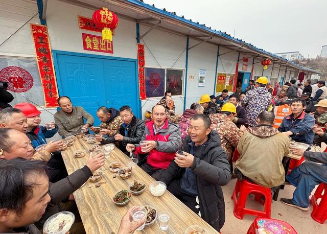 除夕 工地团年 长沙