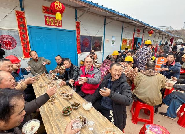 除夕 工地团年 长沙