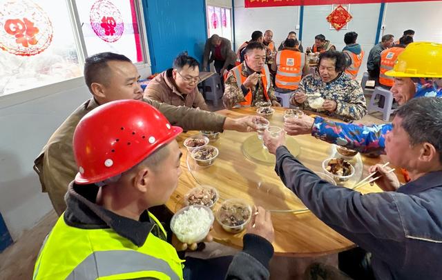 除夕 工地团年 长沙