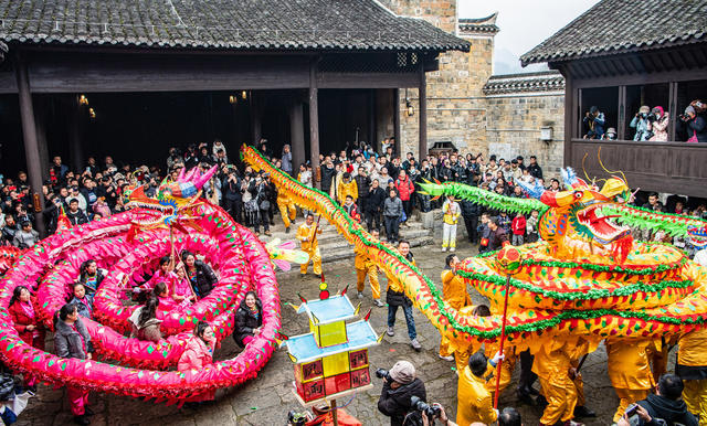 春节  民俗  舞龙  滚龙  贵州寨英