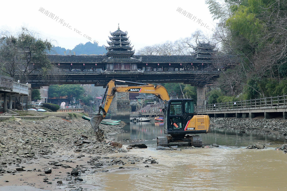 河道清理 扮靓乡村