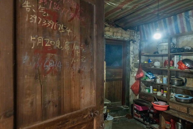 湘江边的古镇      古镇