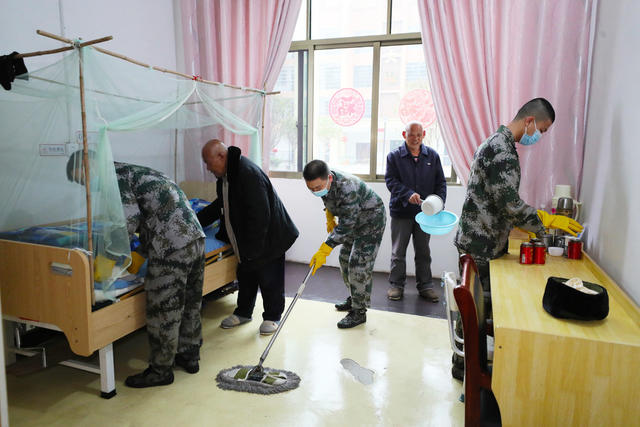 学雷锋  准新兵  传承  精神