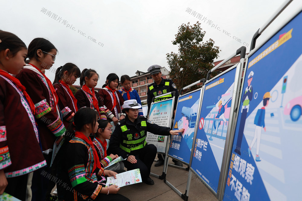 交通 安全 知识 宣传 进校园 筑牢 防线
