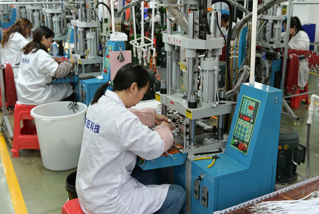 企业生产  助企纾困 工业园区 工业 电子产品 赶订单 产销两旺 