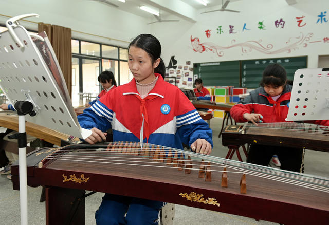 乐器  民族乐器  传统文化 教育  学校  学生 古筝 民族文化 音乐