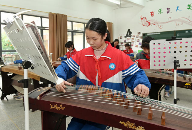 乐器  民族乐器  传统文化 教育  学校  学生 古筝 民族文化 音乐