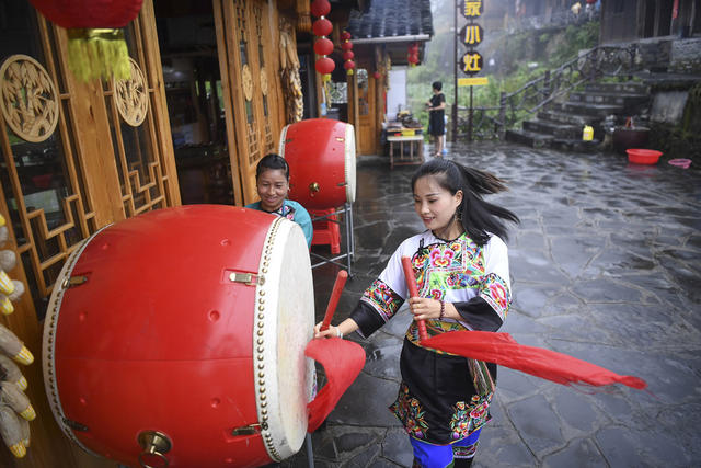 十八洞 苗寨 扶贫 脱贫攻坚 小康 小康生活 旅游 乡村振兴