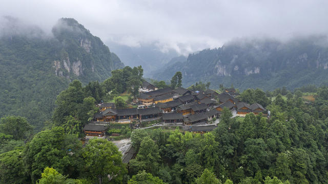 十八洞 苗寨 扶贫 脱贫攻坚 小康 小康生活 旅游 乡村振兴