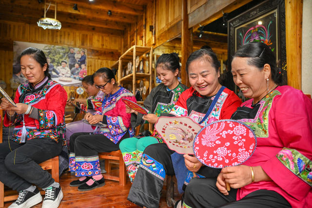 十八洞村 观光旅游 苗绣 民俗文化 村寨