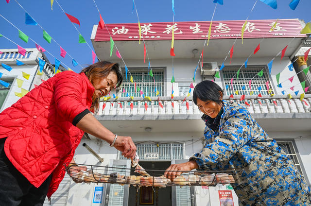 返乡创业 长江村 旅游 水产养殖 家门口就业 小龙虾 广场舞 休闲娱乐 美丽乡村 生态