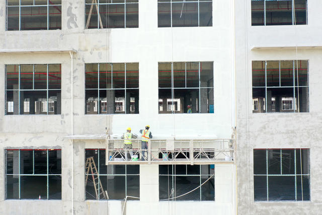 高新技术产业开发区   科创园  厂房建设   筑巢引凤  工人  施工