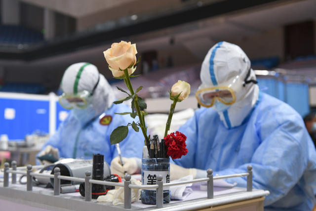 方舱医院 新冠肺炎 武昌方舱 武汉 医护人员 医学救援队 图书角