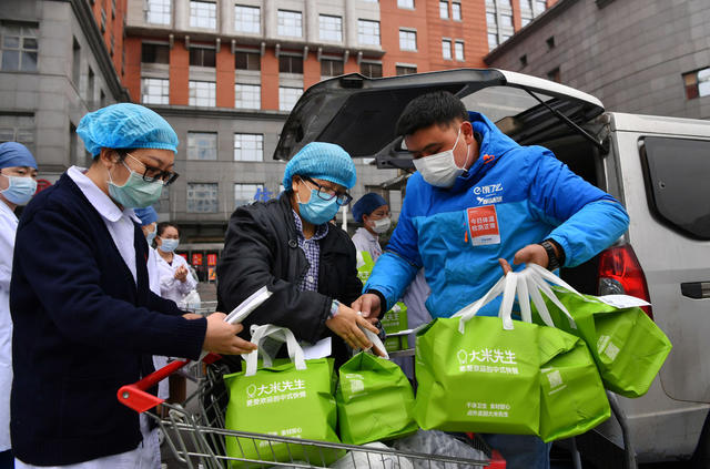 饿了么 外卖小哥 配送 快餐 大米先生 医护人员 长沙