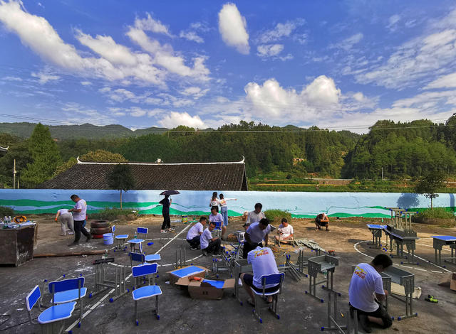 志愿者 山区小学 教室  公益 教育 翻新 立亮视觉