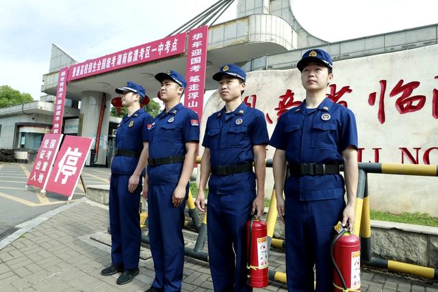  College entrance examination, fire safety patrol, escort the college entrance examination