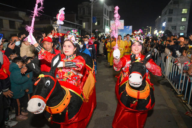夜故事 闹元宵 巡游 