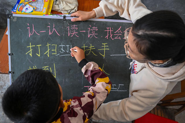 送教 特殊孩童 上门老师 摩托车上的小课堂 