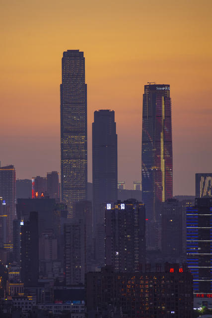 网红城市 拍照打卡地 观景天台 晚霞