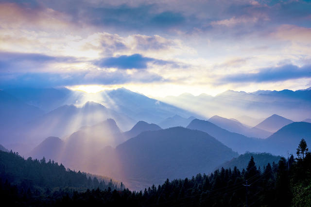 自然  风光 夕阳  山峦  佛光