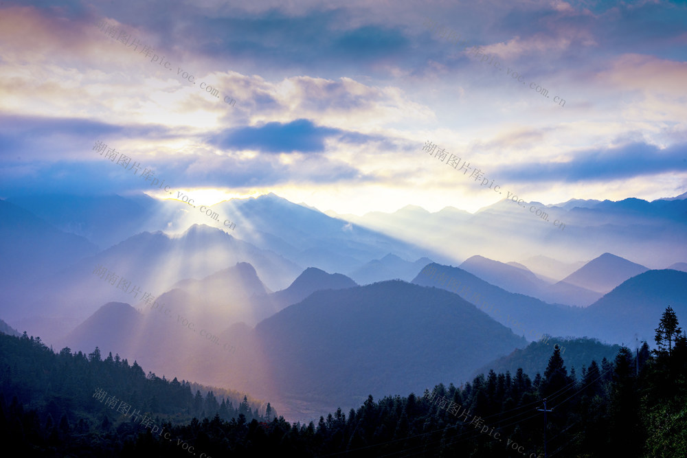 自然  风光 夕阳  山峦  佛光